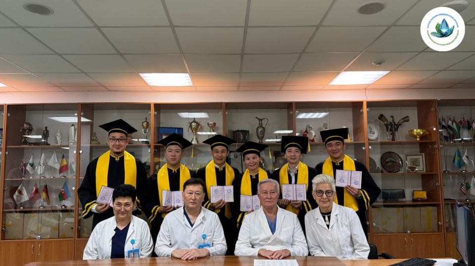 ҰҒМО-ДА 2025 ЖЫЛЫ ТӘМӘМДАҒАН  РЕЗИДЕНТУРА ТҮЛЕКТЕРІНЕ КУӘЛІКТЕР ТАБЫСТАЛДЫ