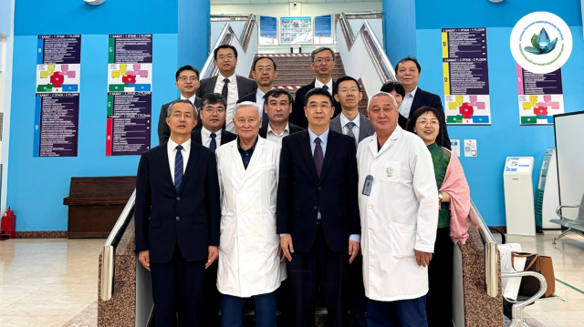 ҰЛТТЫҚ ҒЫЛЫМИ МЕДИЦИНАЛЫҚ ОРТАЛЫҚ ПЕН ҚЫТАЙ ХАЛЫҚ РЕСПУБЛИКАСЫНЫҢ ДЕЛЕГАЦИЯСЫ ЫНТЫМАҚТАСТЫҚ ТУРАЛЫ МЕМОРАНДУМҒА ҚОЛ ҚОЙДЫ